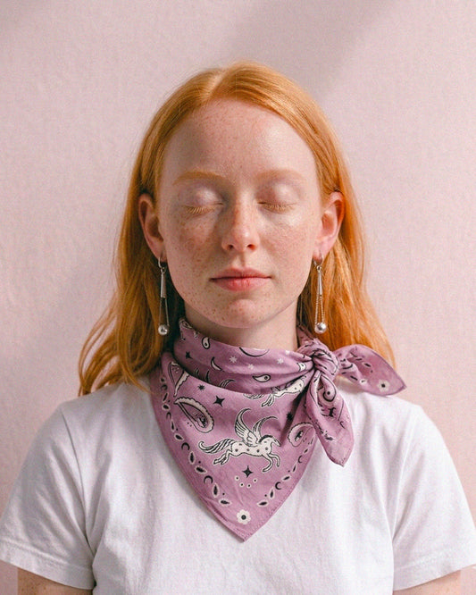 Bandana Pegaso rosa. Feminidad
